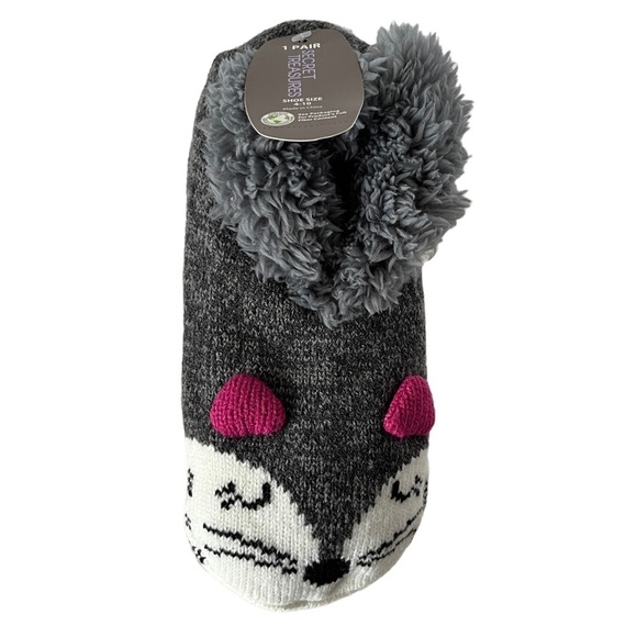 Secret Treasures Womens Slipper Socks with Slip Resistant Bottoms - Picture 1 of 4